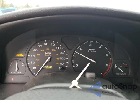 2002 Saturn Sl1 из США, поврежденный, VIN 1G8ZH52662Z181145